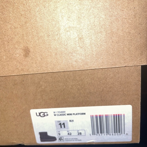 Black Ugg Platform Mini - Picture 8 of 10